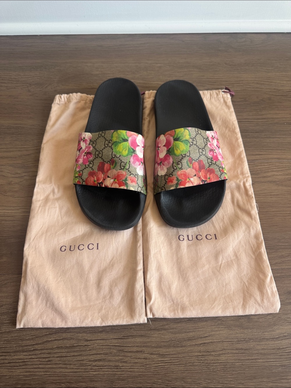 Gucci Bloom Floral GG Slide Sandals- Black with Pink & Green Floral size 42